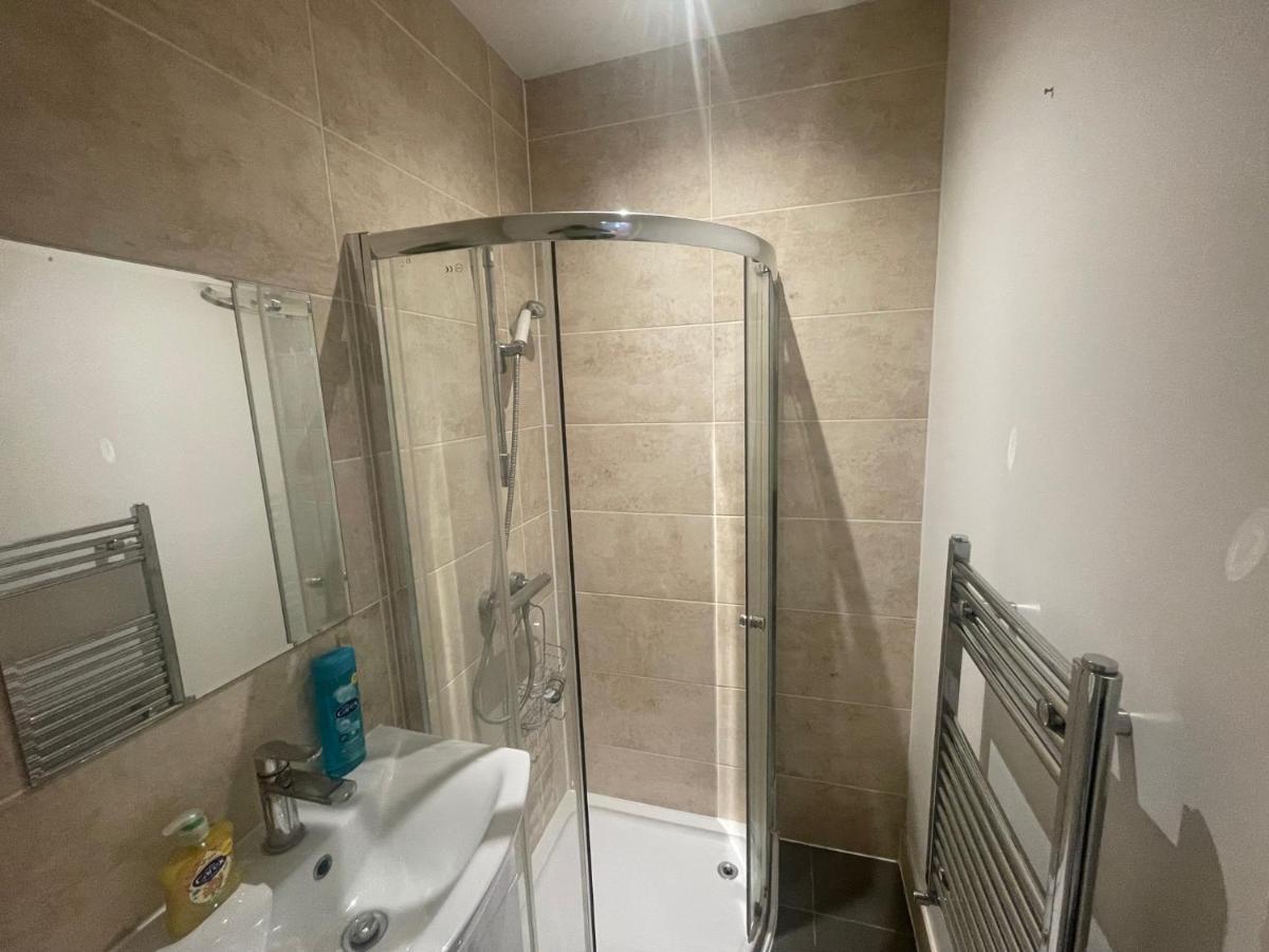 Lovely 1 Bedroom Apartment With On Street Parking London Eksteriør bilde