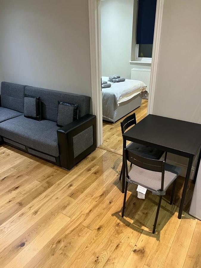 Lovely 1 Bedroom Apartment With On Street Parking London Eksteriør bilde
