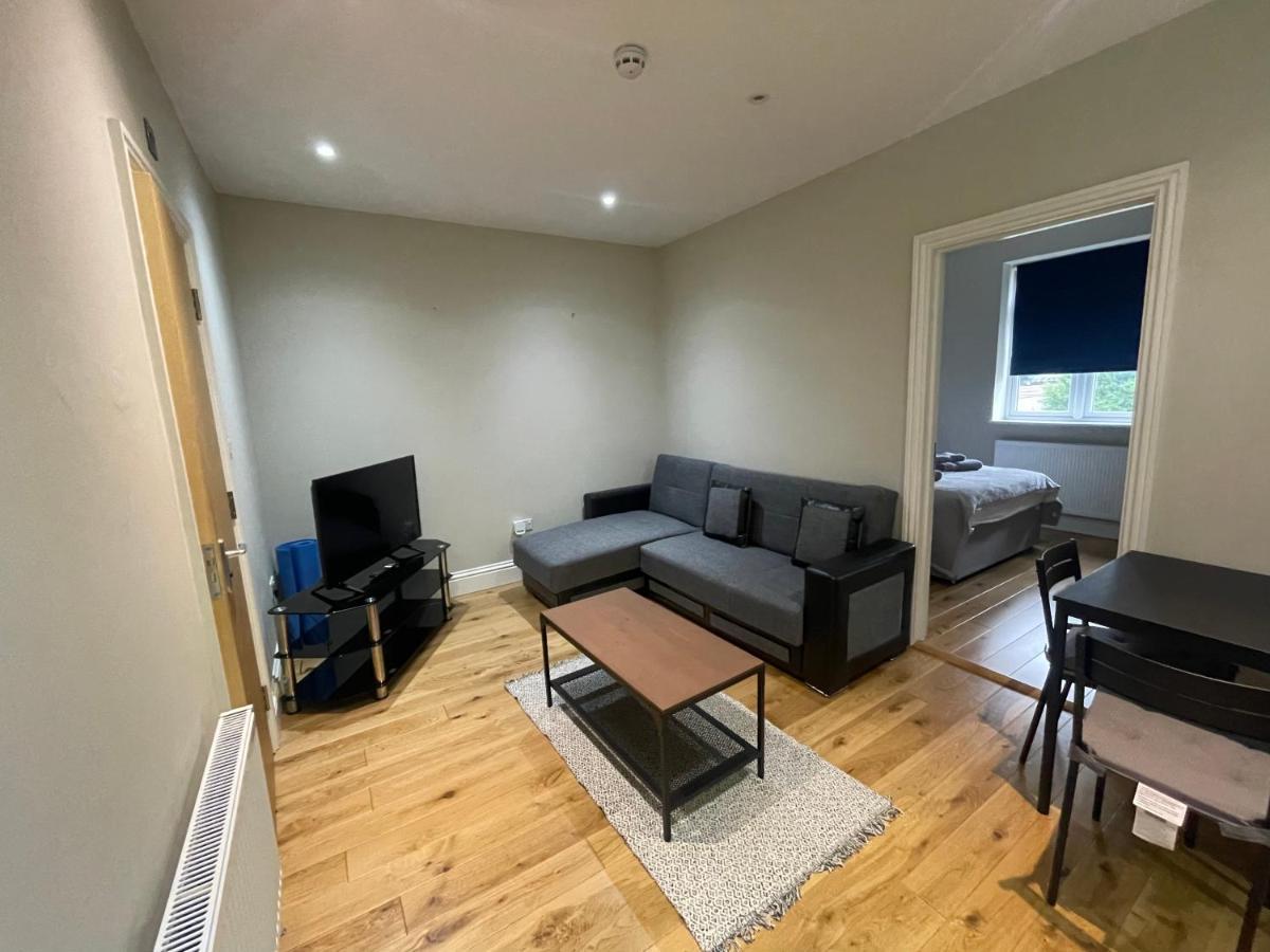 Lovely 1 Bedroom Apartment With On Street Parking London Eksteriør bilde